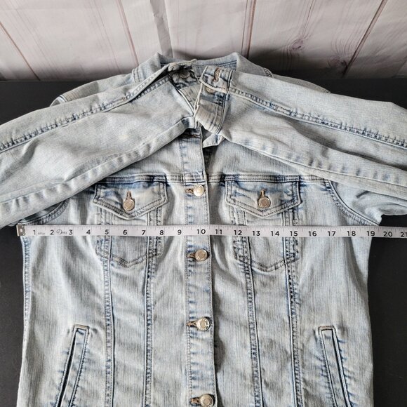 Maurices Denim Jean Jacket Women’s M Classic Button Front w/ Button Faded Wash - Picture 5 of 6